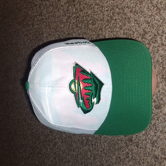 Reebok NHL Minnesota Wild Center Ice Embroidered Green White Snapback Hat OS